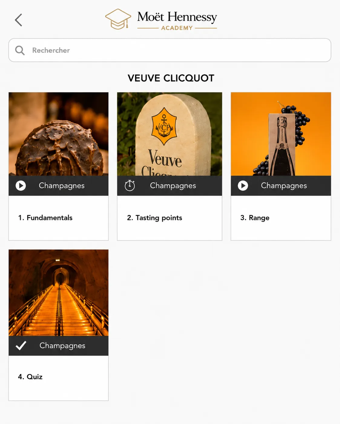 Le parcours Veuve Clicquot : fondamentaux, points de dégustation, gamme et quiz, chacun dans son propre univers visuel.